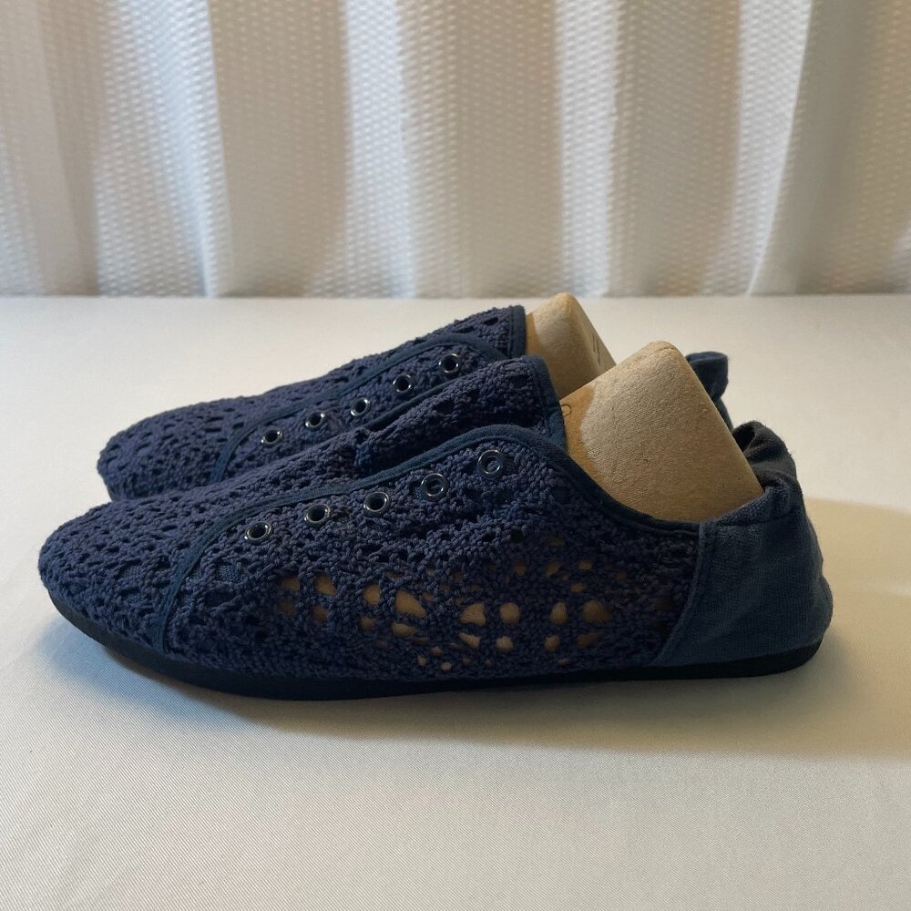 Cloudwalker Shoes 8 W Wide  Blue Crochet Lace Slip On Sneaker Cushioned Flats